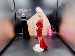 marilyn red dress side b
